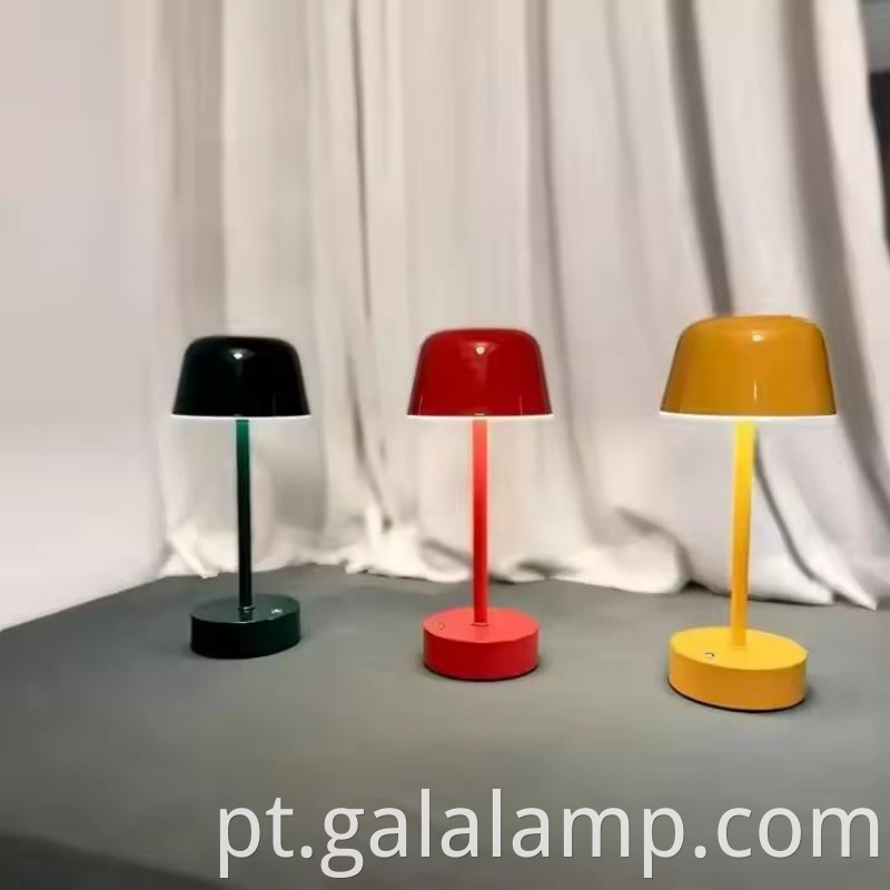 Stylish USB Desk Lamp